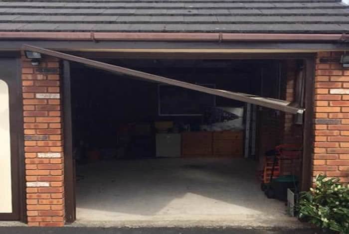 garage door repair Bromley Cross